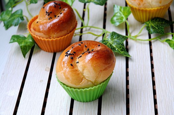 黑芝麻|黑芝麻火腿面包结