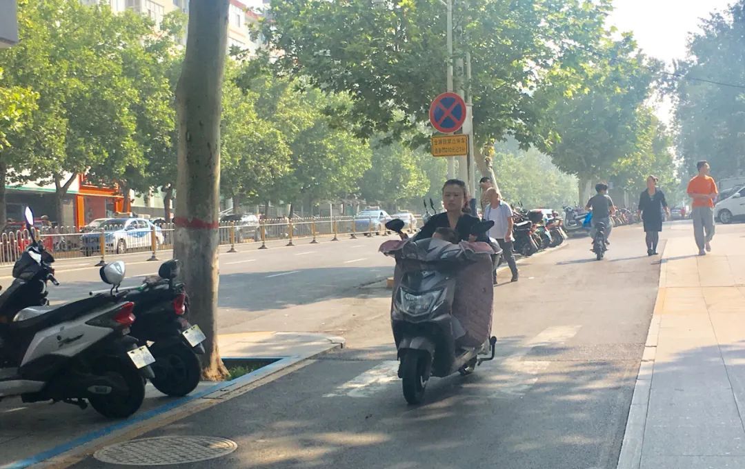 交通|非机动车逆行，不走非机动车道！今天这些人上榜了！