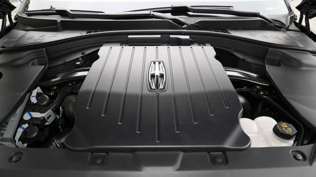 长轴距|一家人出行新选择,3025mm超长轴距,2022mm宽体车身,50.98w起