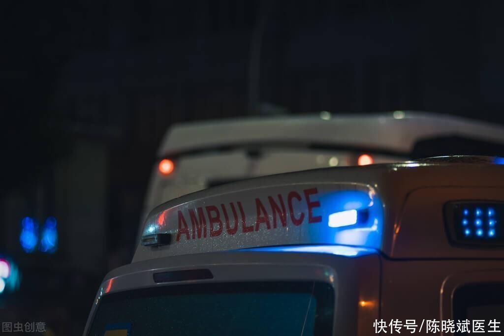 睡觉半夜憋醒当心心衰作怪(老人半夜憋醒疑似“鬼压床”？强心、利尿、扩血管，稳定急性心衰)