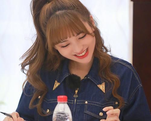  痛哭|宁静因阿朵淘汰痛哭时，一旁金莎却开心地吃火锅，你还有心吗