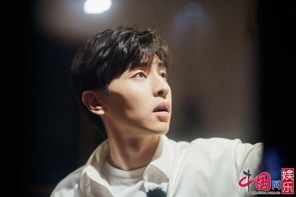  麒麟|《密逃2》邓伦黄明昊遇高空挑战 杨幂郭麒麟扬言退出