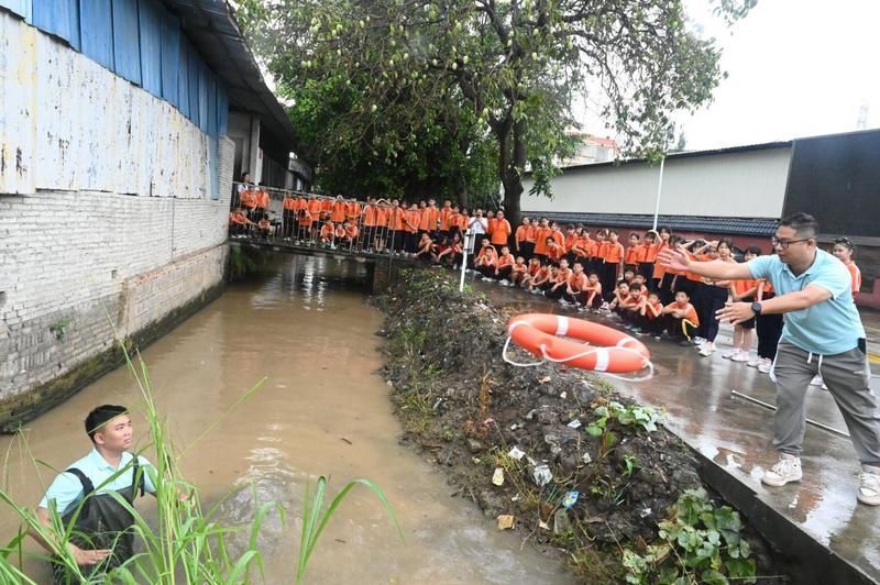 突发地震、火灾如何逃生？南沙区举办安全演练进校园活动