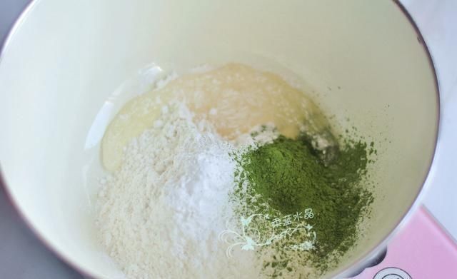 简单|这糯米糕太好吃啦！外酥内软，粘粘糯糯，比蛋糕都好吃，制作简单