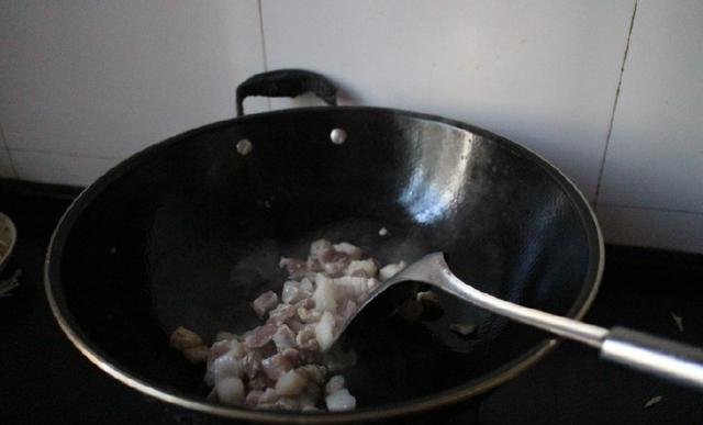  爱吃|不想炒菜，将饭菜直接一锅煮，没想到老公爱吃的不行，连吃三大碗