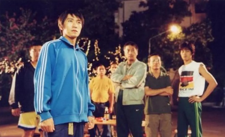  双丰收|日本票房大卖28亿日元，这部2001上映的无厘头喜剧电影票房口碑双丰收