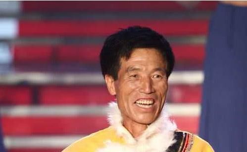  父母|当年上春晚的57岁农民歌手，拒绝商演回乡继续当农民，如今怎么样