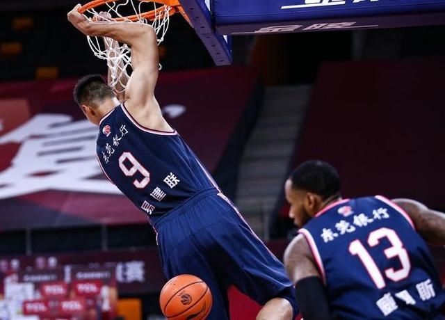  探讨|探讨：马尚布鲁克斯检测呈阳性，志在卫冕的广东队下一步要如何走