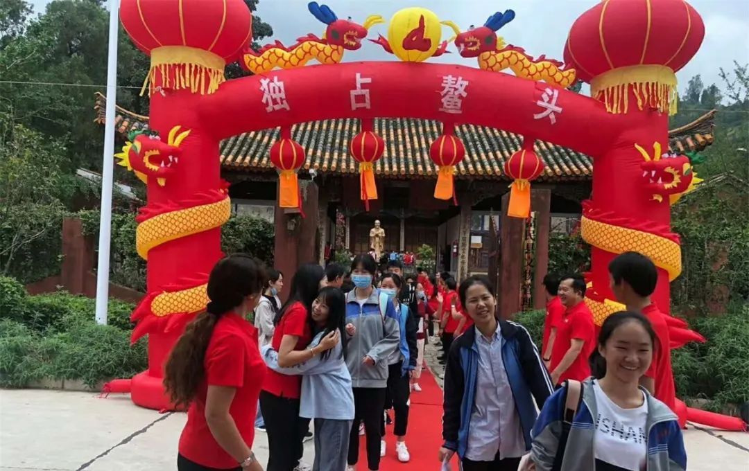  考生|图集丨云南高考首日直击：每一张安静的考桌都来之不易