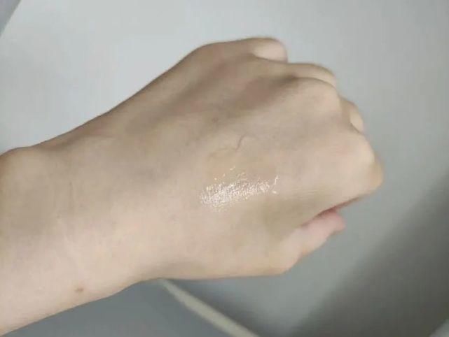  图源微博|我惊了，现在的国货护肤品为了博出位都能努力成这样？