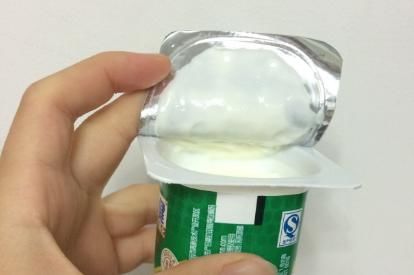  酸奶|爱舔酸奶盖的人，身体这些变化，可以看出来