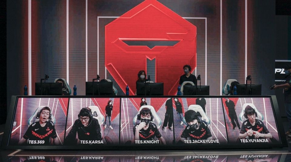  三叉戟|三叉戟效果显著，TES零封FPX继续不败，FPX战术不错，可执行太烂