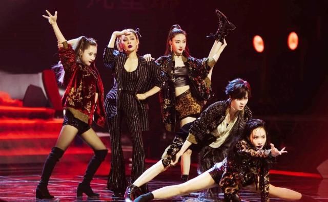  万茜|《浪姐》三公票数新出炉：张含韵险胜2票夺第一，万茜大喊“保送”我？