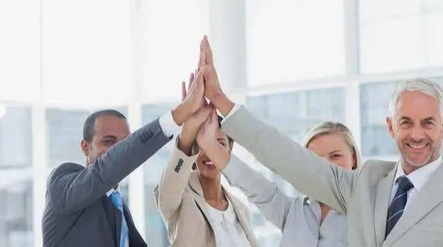  工作|我，38岁，工作20年，被公司劝退：面对中年危机，需搞懂这4点