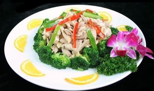  东北|东安仔鸡、东北大拉皮、鹿茸菌焖排骨、外婆菜烧凤爪几道家常做法