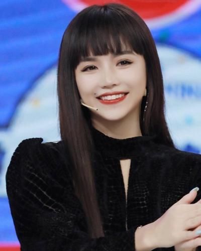  安崎|周扬青晒出和安崎的合照，看到两人颜值，才知网红和明星的区别