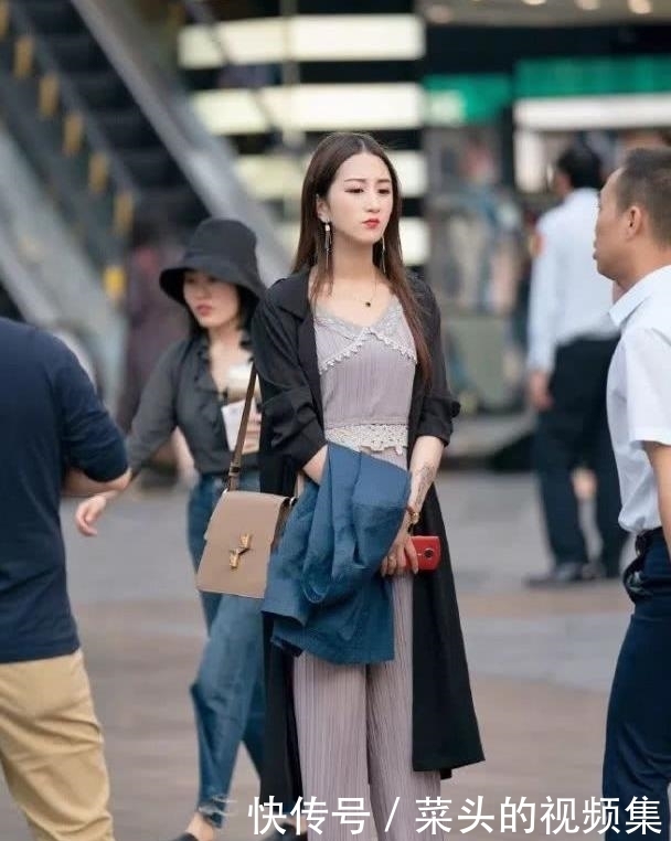  女神|女神街拍—提供一些关键词来聊天