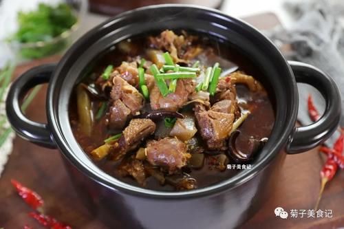 啤酒|秋天，是吃鸭子的好时节，教你做魔芋啤酒鸭，香味扑鼻，全家点赞