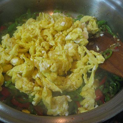  面团|锅盔夹秦椒炒鸡蛋