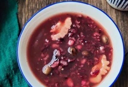 白发|坚持喝了3个月这粥,白发少了,气色好了,闺蜜效仿也做给妈妈喝