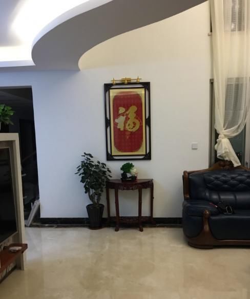  电视墙|新房装修砌了半堵墙，既是电视墙又隔出个麻将室，一举两得！