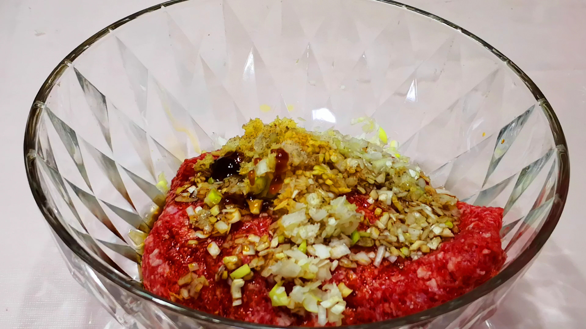 饺子|拌饺子馅时,到底要不要放葱姜蒜以前没注意,难怪饺子不鲜美