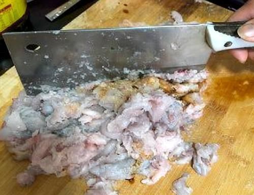  花椒水|包鱼肉饺子时，要不要放猪肉？大厨教你正确做法，饺子鲜香嫩滑