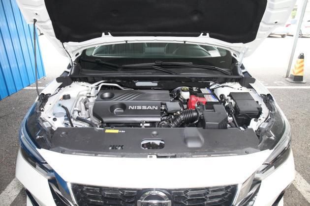 月薪|同级别没对手！月薪8千你会考虑它吗？ 轩逸 vs 福克斯