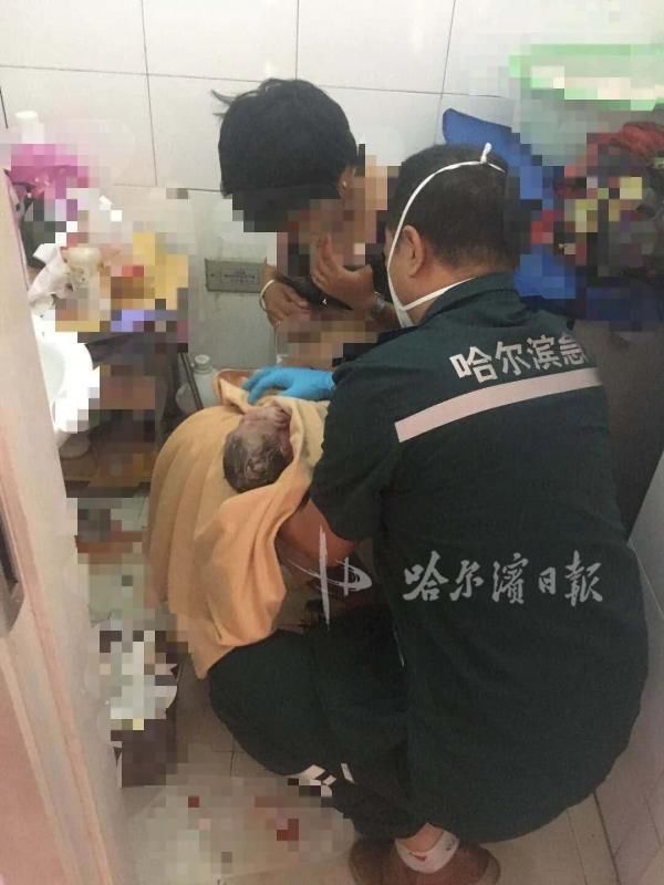  求助|二胎妈妈求助：我把孩子生在马桶里了……