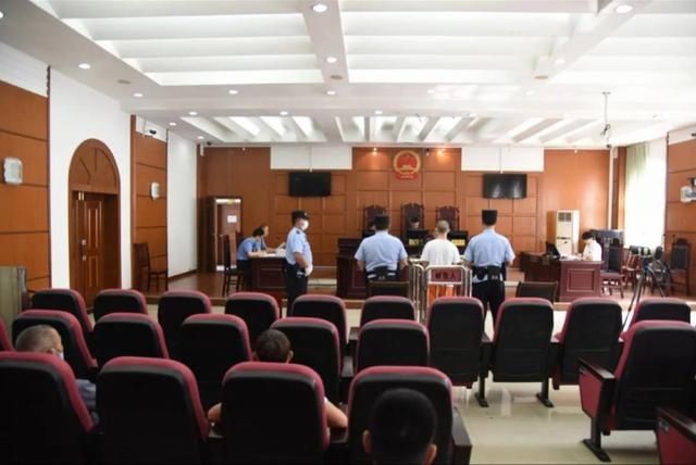  当晚|刑满释放当晚，他残杀前岳父母