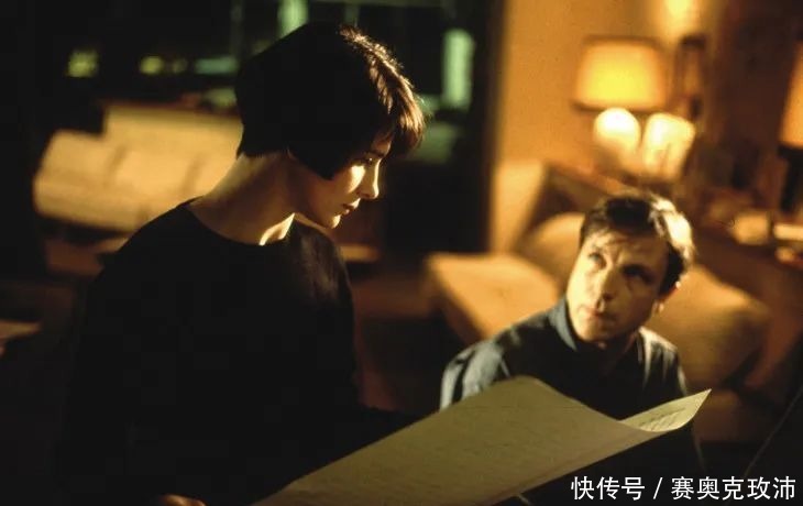 公主|穿高定的香奈儿女孩,是朋克也是卓尔不群的公主