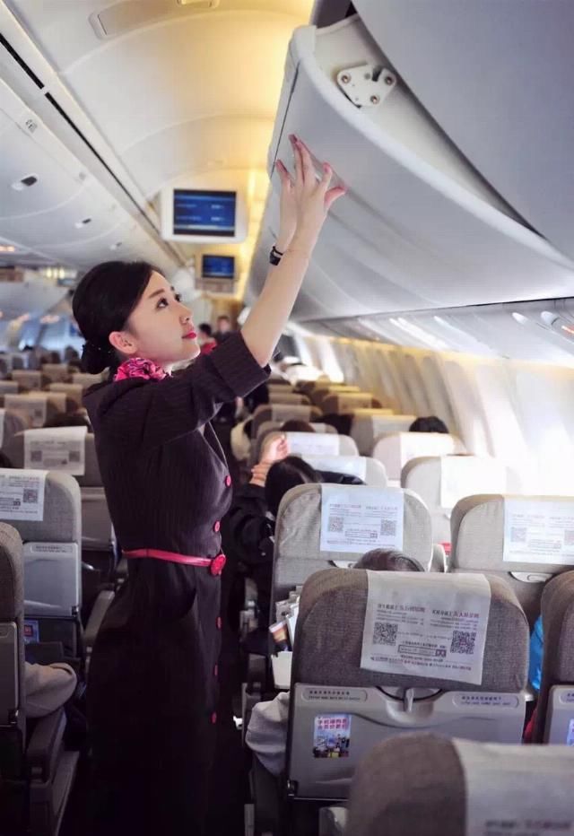  空姐|潘玮柏官宣结婚，小14岁空姐妻子身份被扒，潘玮柏两年前曾否认恋情