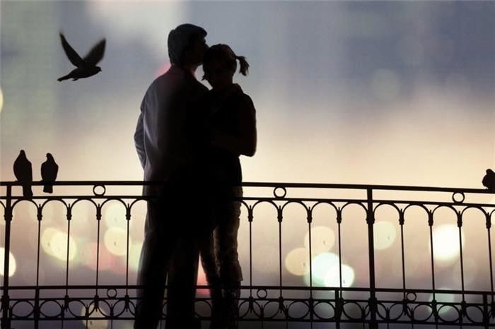 亲密无间|中年过后，还和别人亲密无间，并非是好事