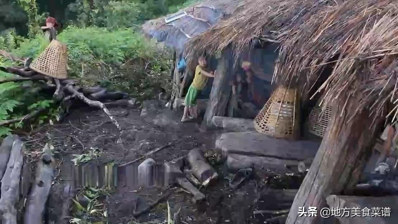 蘑菇|尼泊尔山区穷人家的生活，房子矮的直不起腰，只吃一个土豆炒蘑菇