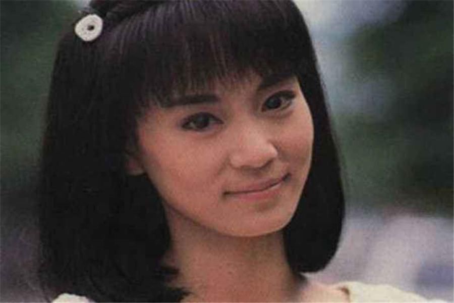  美丽|历经三段感情，命运尽显坎坷，如今61岁的刘雪华依然美丽