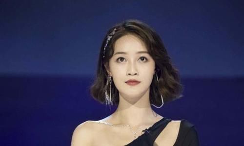 蓝盈莹|《浪姐》最聪明的人:怼得了伊能静,护得了张含韵,管得了蓝盈莹