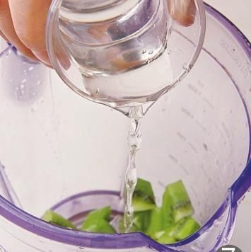  只用|只用水果就可以做出漂亮的彩虹果汁，简单又高颜值，两分钟学会