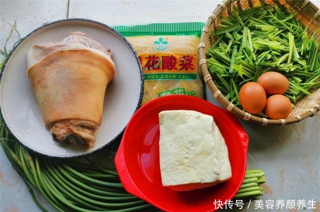 孩子|周末,孩子住校回家,给他做了4个菜,都是家常菜,把他吃撑了