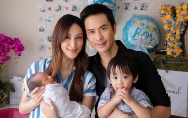 得子|郑嘉颖二胎得子 抱着儿子亲吻额头父爱满满