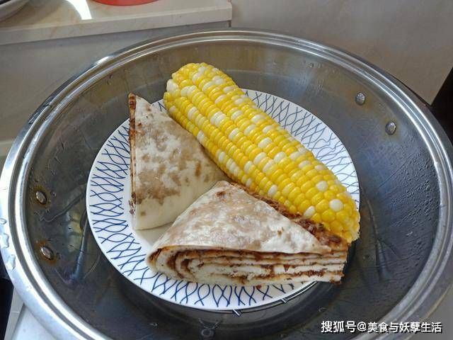 男女|老婆生活太讲究!周日早餐做7样,男女还分2桌,网友:精致女人