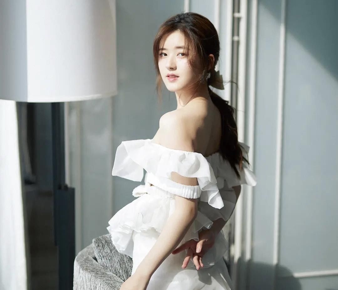 纷争|赵露思点赞恶评后，宋茜上线平息纷争，做法堪称标准范本