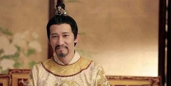 说出|此人功劳甚高,皇帝问他想要何封赏,他说出后,大臣都让杀了他