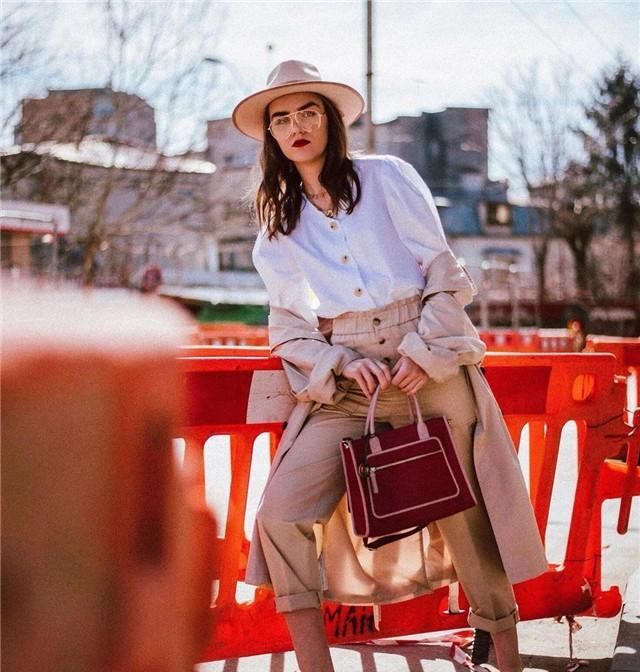  高跟鞋|秋天，穿风衣配什么“鞋子”好看？选对这4双鞋子，时髦又显腿长