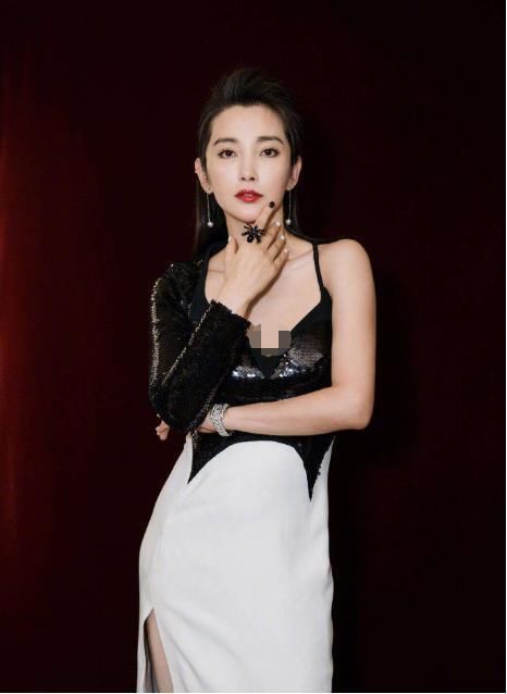  李冰冰|李冰冰难得低调一回，T恤配休闲裤元气满满，47岁变成27岁既视感