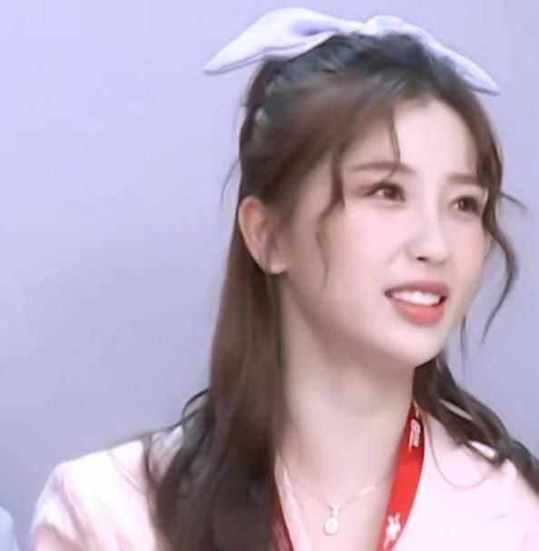 胎毛刘海|你是什么脸型就剪什么刘海，这5款刘海太显脸小了，堪比换头！