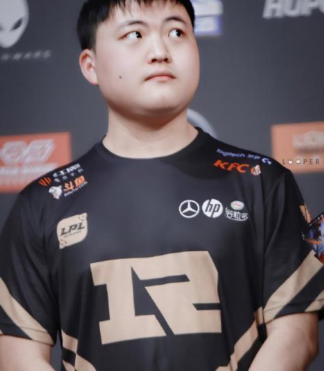 句句|Xinyi小狗双排硬币哥吃醋,两人对话句句经典,水友:学到了