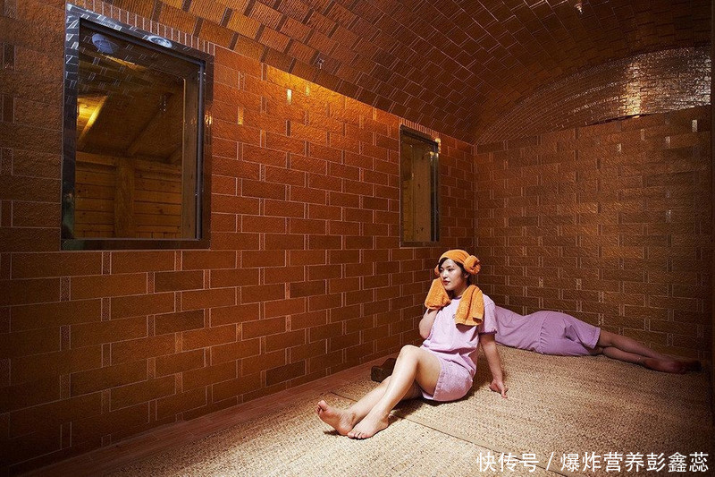 男人湿气重蒸桑拿能祛湿吗(长期蒸桑拿，身体出很多汗就能祛湿吗？怎么做祛湿效果最有效？)