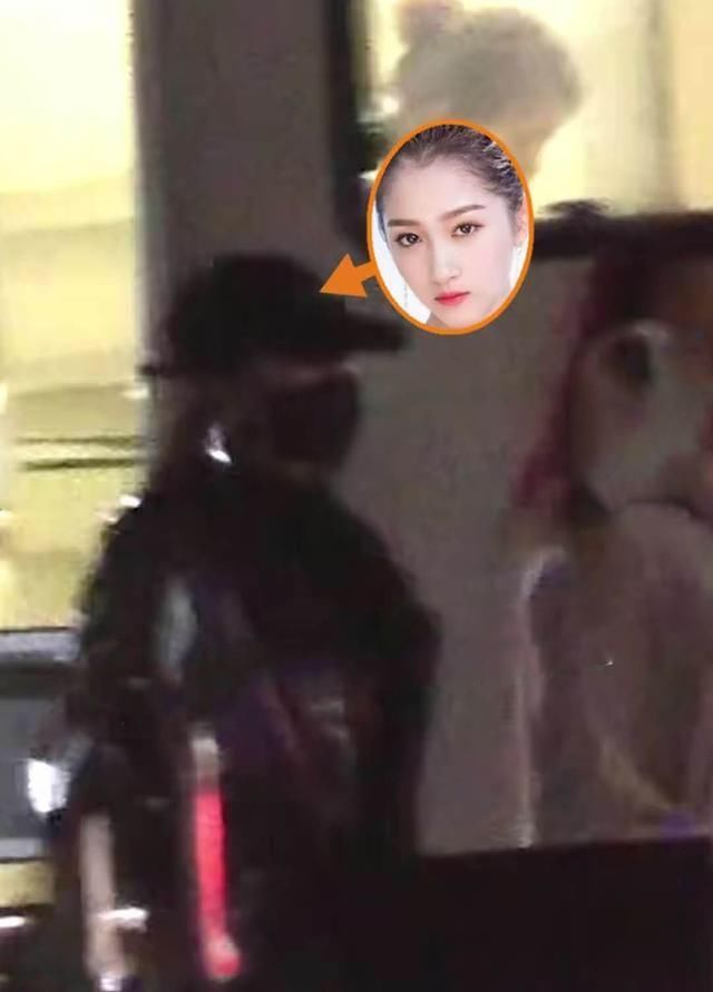  人在一起|关晓彤探班男友鹿晗，3年感情坚固如初，等分手的黑粉知难而退