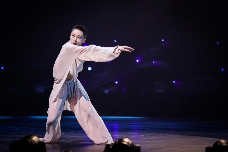  绝尘|《舞蹈风暴2》首期收视一骑绝尘 各种天花板打架绝了