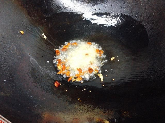  香甜|卷心菜想要好吃，别直接下锅炒，多加1个小妙招，香甜脆爽味道好